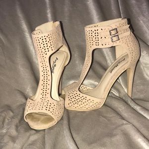 ANNE MICHELLE HEELS